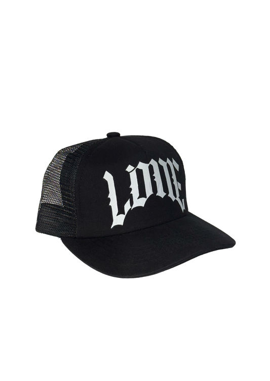 “EMBLEM” TRUCKER CAP.